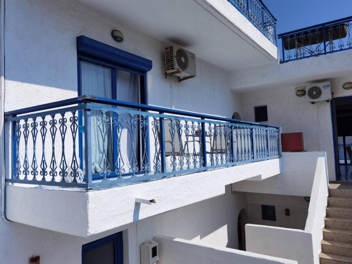 Marinas Studios Livadia  Exterior foto
